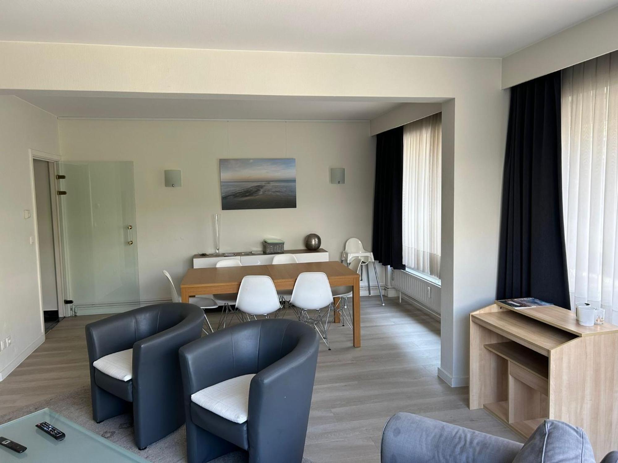 3 Bedroom Apartment Nearby The Sea Остенде Экстерьер фото